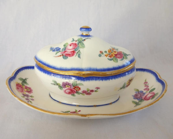 Sevres Manufacture : Louis XVI porcelain sugar pot or gravy boat - signed, dated 1777