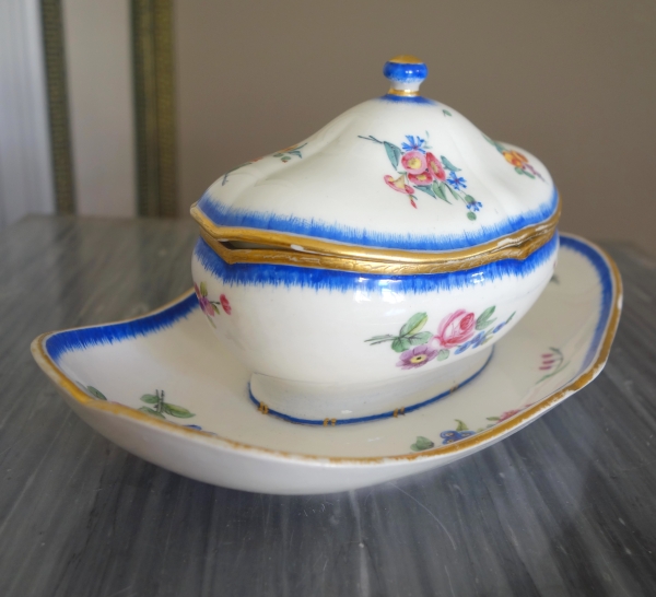 Sevres Manufacture : Louis XVI porcelain sugar pot or gravy boat - signed, dated 1777