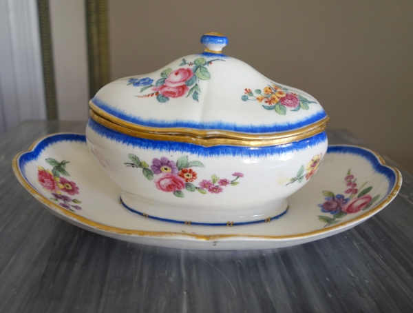 Sevres Manufacture : Louis XVI porcelain sugar pot or gravy boat - signed, dated 1777