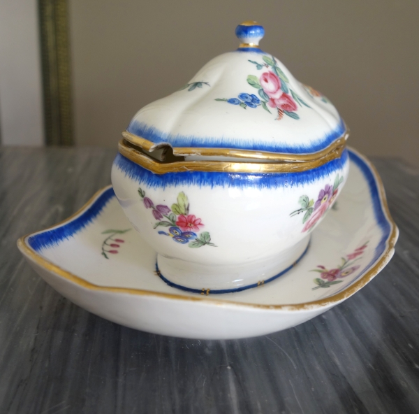 Sevres Manufacture : Louis XVI porcelain sugar pot or gravy boat - signed, dated 1777