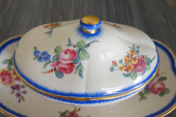 Sevres Manufacture : Louis XVI porcelain sugar pot or gravy boat - signed, dated 1777