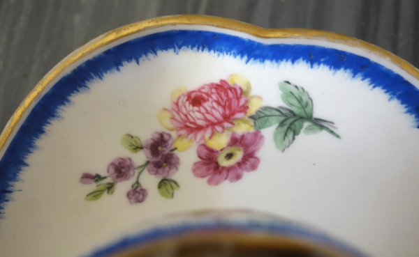 Sevres Manufacture : Louis XVI porcelain sugar pot or gravy boat - signed, dated 1777