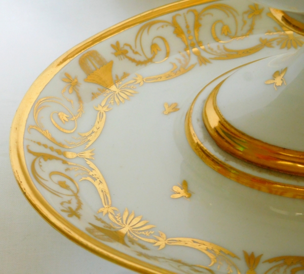 Manufacture de Locré - saucière d'époque Consulat ou Empire en porcelaine dorée