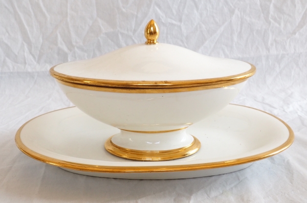 Sevres porcelain sauce boat enhanced with fine gold - early 19th century - 1820 - signée