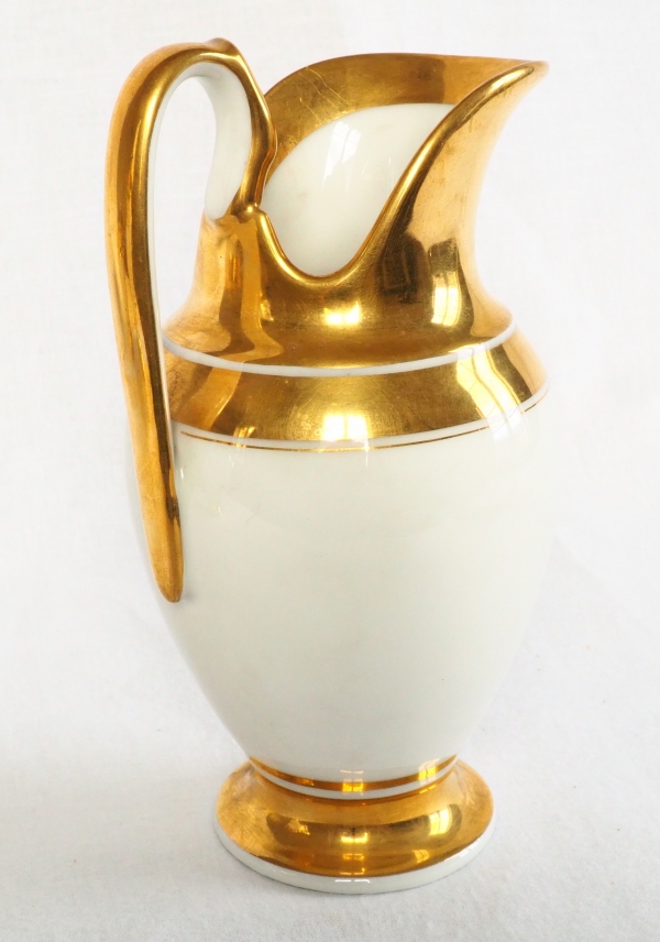 Paris porcelain coffee set enhanced with fine gold : coffee pot, sugar pot, milk jug