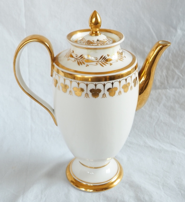 Nast : service à café d’époque Empire en porcelaine de Paris blanche et or - 12 personnes