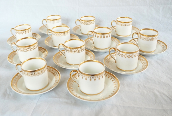 Nast : service à café d’époque Empire en porcelaine de Paris blanche et or - 12 personnes