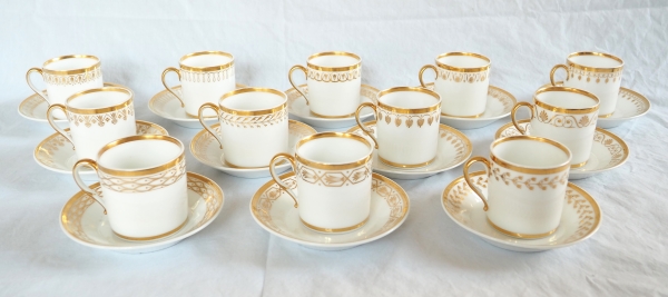 Nast : service à café d’époque Empire en porcelaine de Paris blanche et or - 12 personnes