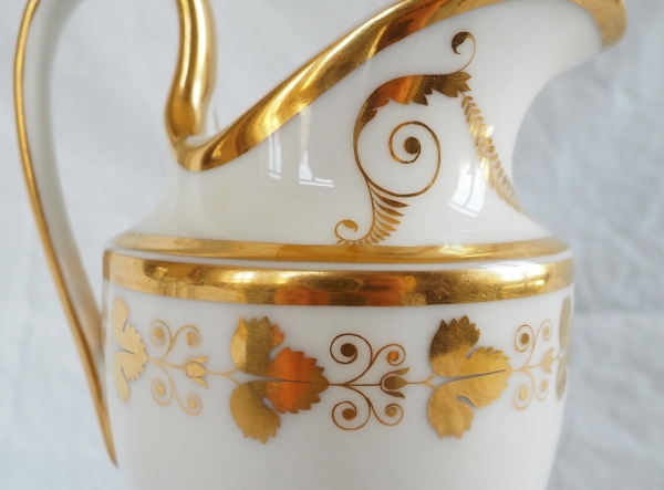 Nast : service à café d’époque Empire en porcelaine de Paris blanche et or - 12 personnes