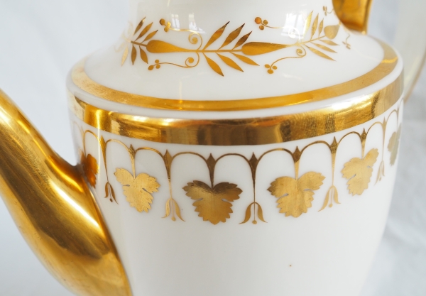 Nast : service à café d’époque Empire en porcelaine de Paris blanche et or - 12 personnes