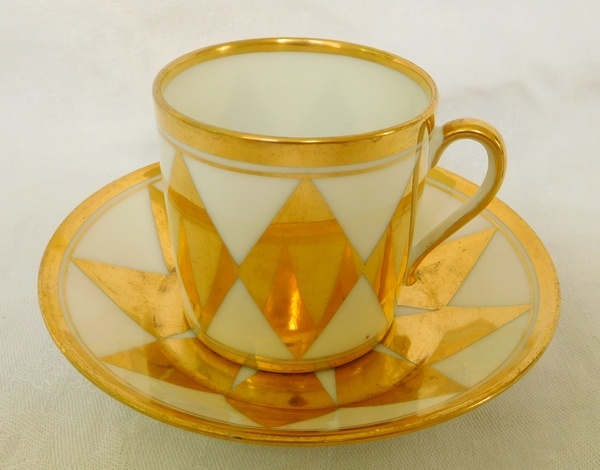 Manufacture Felly à Paris : service à thé et café en porcelaine, époque Directoire fin XVIIIe siècle
