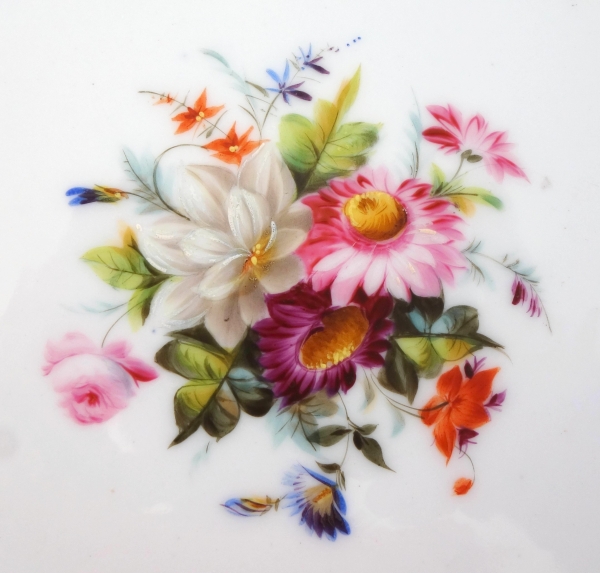 Paris porcelain desert set : 12 plates and 4 serving dishes circa 1840