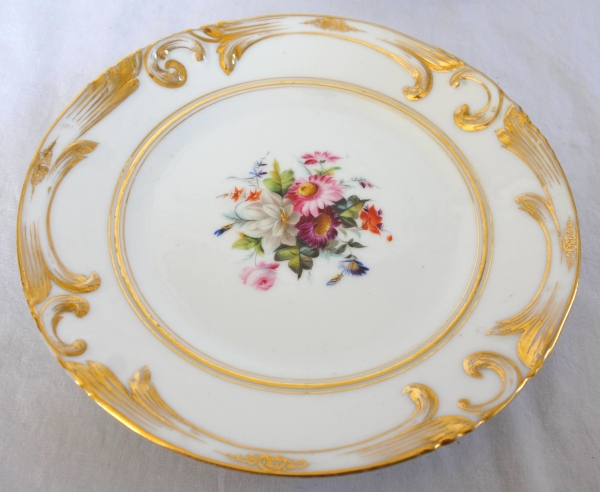 Paris porcelain desert set : 12 plates and 4 serving dishes circa 1840
