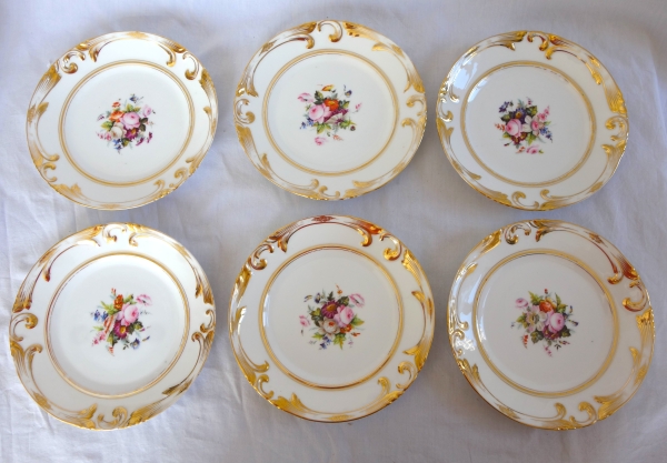 Paris porcelain desert set : 12 plates and 4 serving dishes circa 1840