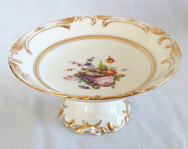 Paris porcelain desert set : 12 plates and 4 serving dishes circa 1840