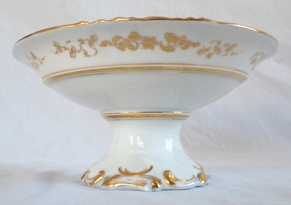 Paris porcelain desert set : 12 plates and 4 serving dishes circa 1840