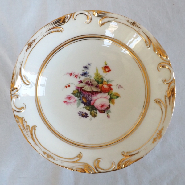 Paris porcelain desert set : 12 plates and 4 serving dishes circa 1840