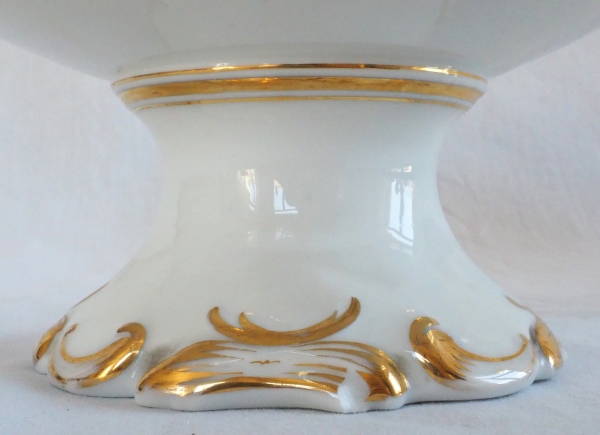 Paris porcelain desert set : 12 plates and 4 serving dishes circa 1840