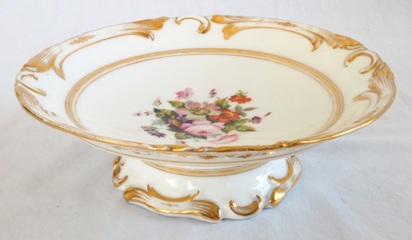Paris porcelain desert set : 12 plates and 4 serving dishes circa 1840