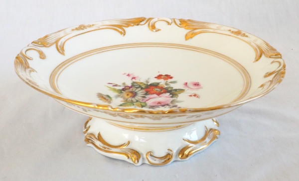 Paris porcelain desert set : 12 plates and 4 serving dishes circa 1840