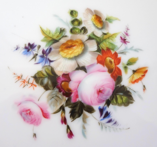 Paris porcelain desert set : 12 plates and 4 serving dishes circa 1840