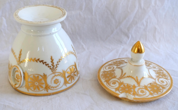 Paris porcelain coffee set of two, late 18th century or circa 1800