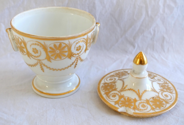 Paris porcelain coffee set of two, late 18th century or circa 1800