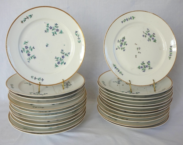 18th century Paris porcelain table set - 58 pieces