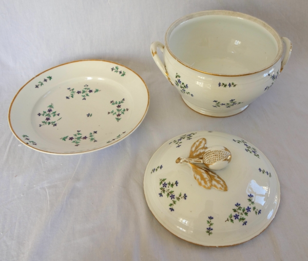 18th century Paris porcelain table set - 58 pieces