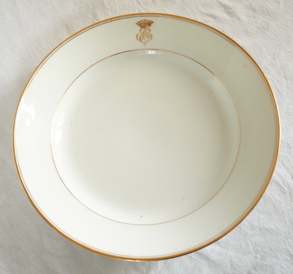 Service de table couronne de Comte en porcelaine blanche et or pour 12 personnes