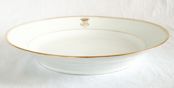 Service de table couronne de Comte en porcelaine blanche et or pour 12 personnes