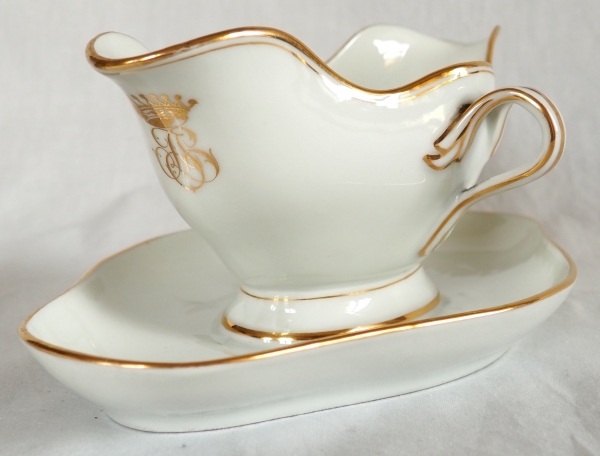 Service de table couronne de Comte en porcelaine blanche et or pour 12 personnes