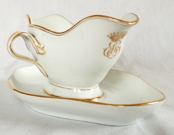 Service de table couronne de Comte en porcelaine blanche et or pour 12 personnes