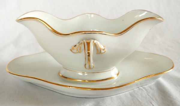 Service de table couronne de Comte en porcelaine blanche et or pour 12 personnes