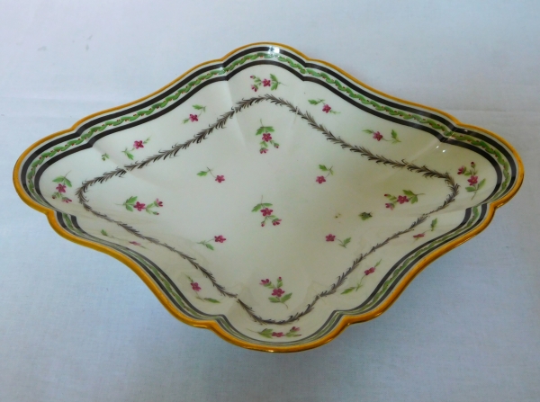 Manufacture de Clignancourt Comte de Provence - service de table en porcelaine, époque Louis XVI