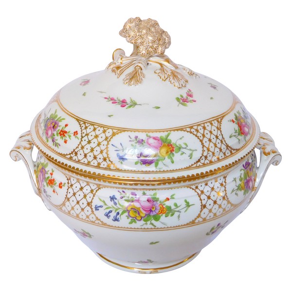 Polychrome gilt porcelain tureen - Manufacture de la Reine, Louis XVI period, 18th century