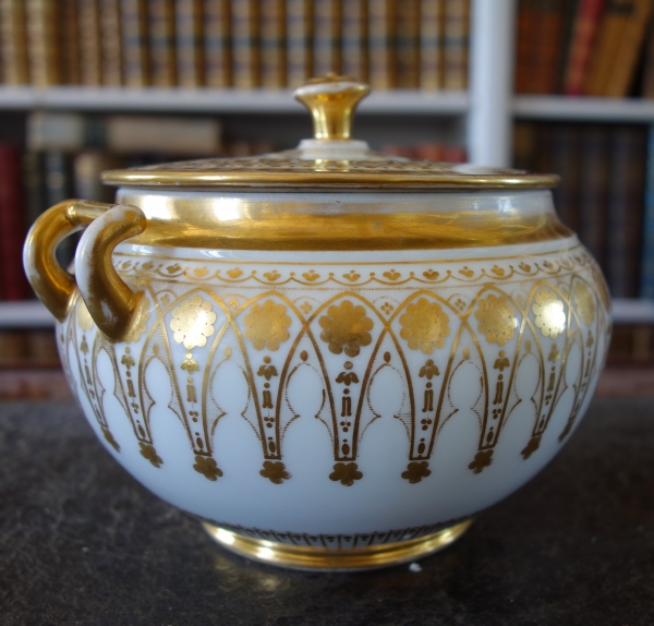 Manufacture Schoelcher : sucrier Empire en porcelaine de Paris, époque Charles X - signé