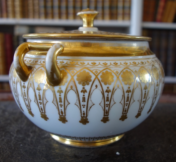 Manufacture Schoelcher : sucrier Empire en porcelaine de Paris, époque Charles X - signé