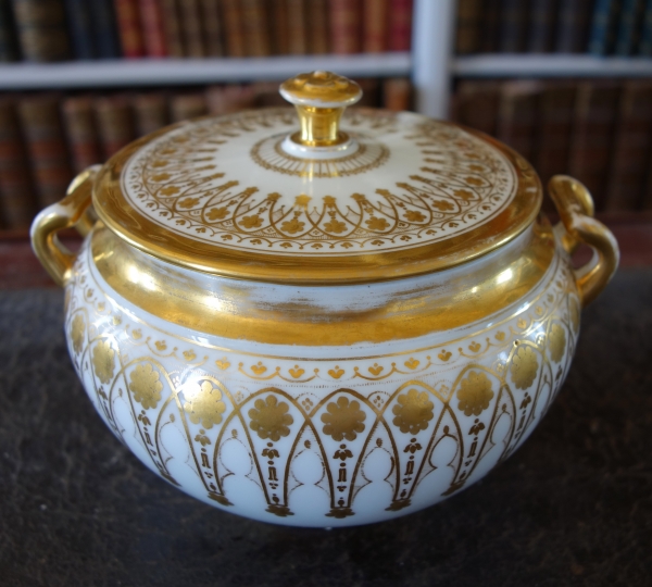 Manufacture Schoelcher : sucrier Empire en porcelaine de Paris, époque Charles X - signé