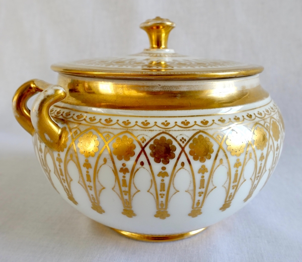 Manufacture Schoelcher : sucrier Empire en porcelaine de Paris, époque Charles X - signé