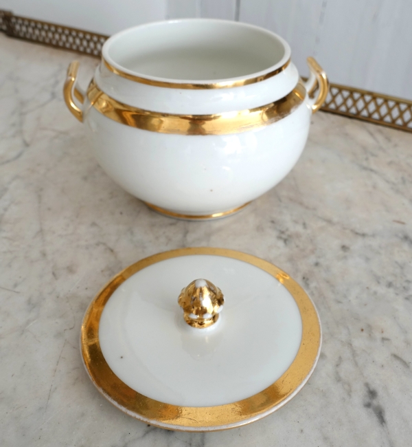 Sucrier d'époque Empire en porcelaine de Paris attribué à la Manufacture Schoelcher