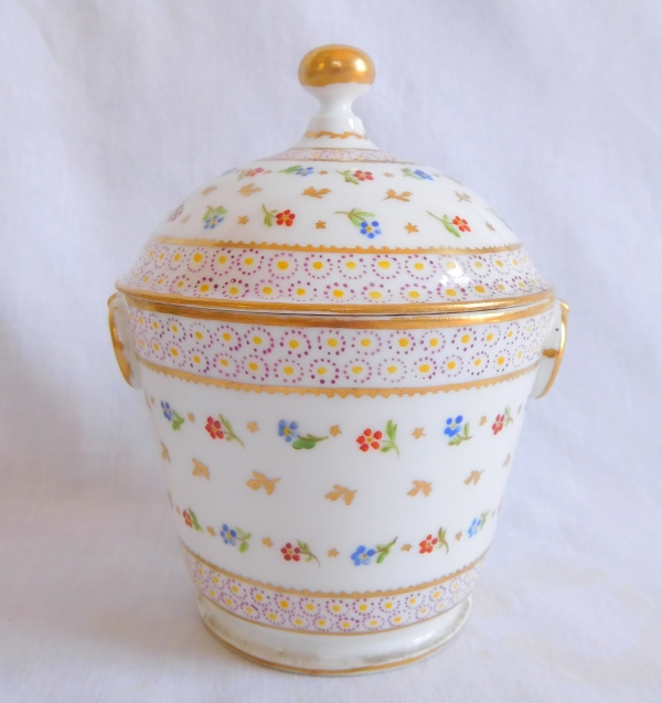 Sucrier en porcelaine de Locré, époque Louis XVI Directoire - fin XVIIIe siècle
