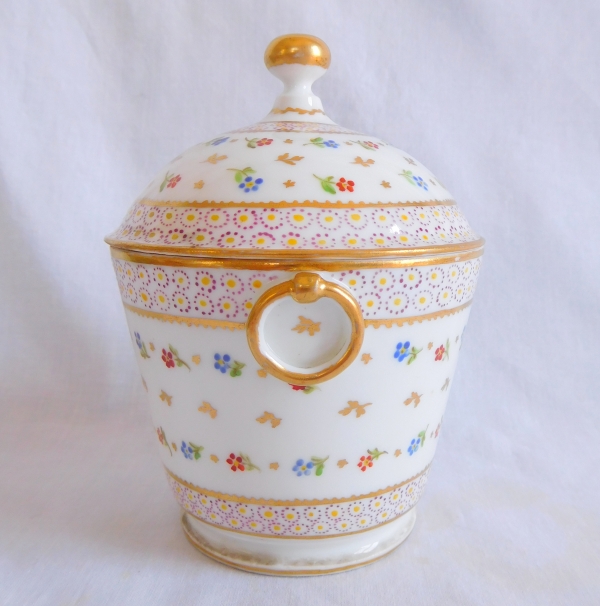 Sucrier en porcelaine de Locré, époque Louis XVI Directoire - fin XVIIIe siècle