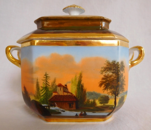 Sucrier ou bonbonnière à paysage tournant en porcelaine de Paris, vers 1830