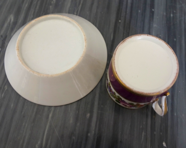 Paris porcelain litron-shaped coffee cup - polychromatic and gilt pattern - circa 1820