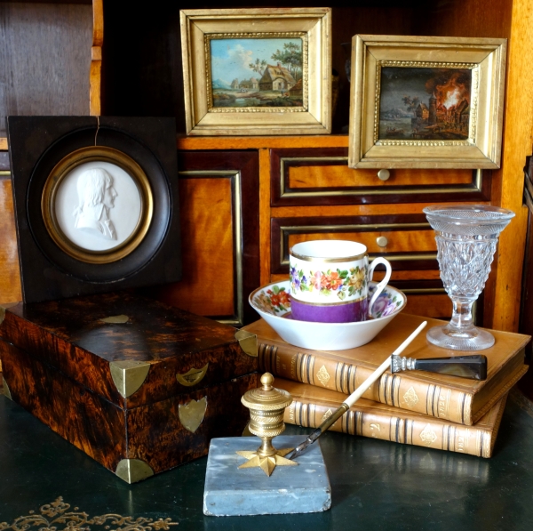 Paris porcelain litron-shaped coffee cup - polychromatic and gilt pattern - circa 1820