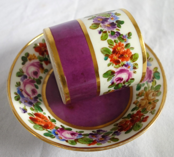 Paris porcelain litron-shaped coffee cup - polychromatic and gilt pattern - circa 1820
