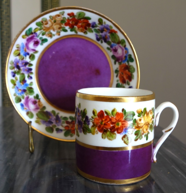 Paris porcelain litron-shaped coffee cup - polychromatic and gilt pattern - circa 1820