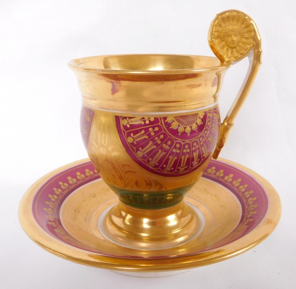 Tasse à café Empire en porcelaine de Paris dorée à l'or fin, époque début XIXe siècle