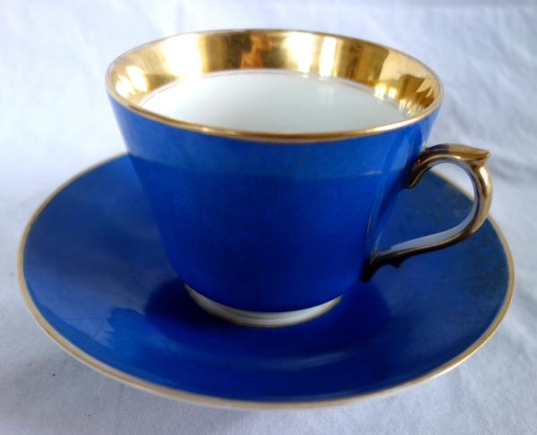Large Paris porcelain coffee cup or chocolate cup, 19th century circa 1850